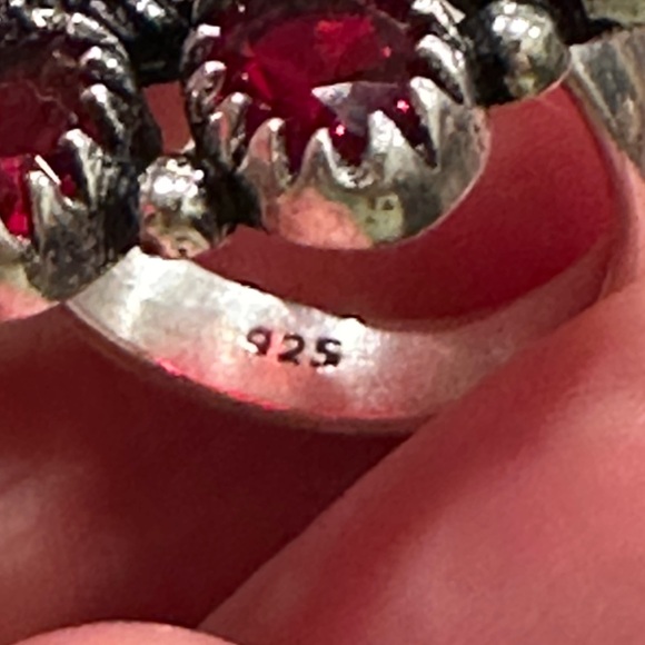 Elegant Red Gemstone Sterling Silver ring - Picture 4 of 4